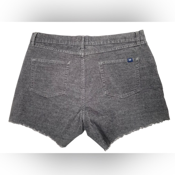 GAP “Silver Bells” Charcoal Gray Corduroy Mid Rise Frayed Raw Hem Retro Shorts - Picture 2 of 6